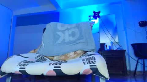 Snapshot of lobo_cockk chatting on 12-01-25, 06:24 edwin online show from 12-01-25, 06:24