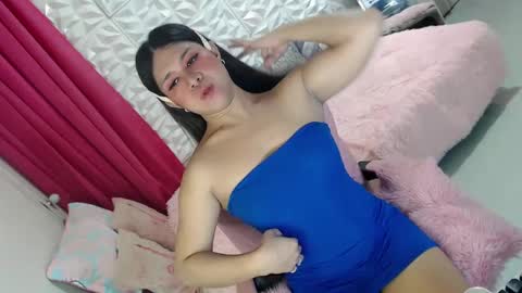 Snapshot of lobotara69 chatting on 02-19-25, 03:39 Thea online show from 02-19-25, 03:39
