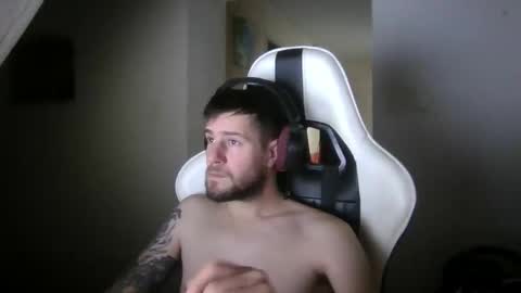 Snapshot of lobotomy54 chatting on 11-21-25, 01:54 lobo online show from 11-21-25, 01:54