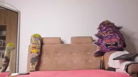 Snapshot of logan_drakex chatting on 09-19-25, 06:59 LOGAN DRAKE online show from 09-19-25, 06:59