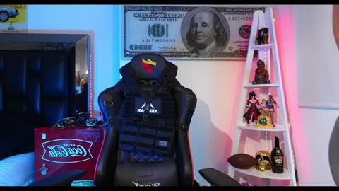 logan_hugh8 online show from 12-19-24, 02:13