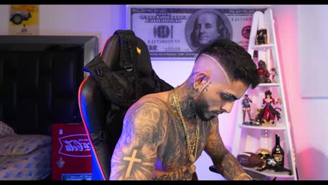 logan_hugh8 online show from 01-29-25, 12:02