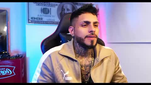 logan_hugh8 online show from 03-02-25, 06:27