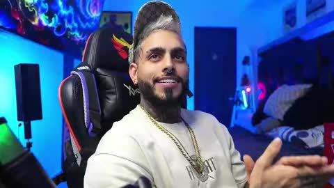 logan_hugh8 online show from 02-03-26, 06:22