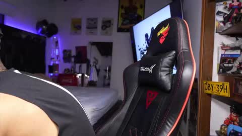 logan_hugh8 online show from 03-16-26, 05:44