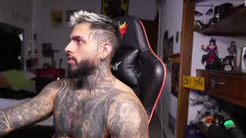 logan_hugh8 online show from 04-27-26, 05:22