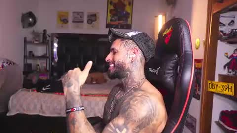 logan_hugh8 online show from 06-12-26, 10:36