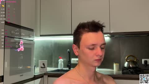 Snapshot of logan_mett chatting on 10-10-25, 11:37 Logan online show from 10-10-25, 11:37