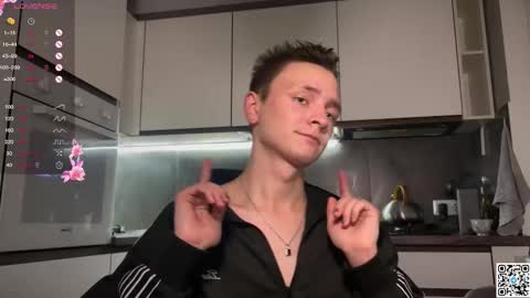 Snapshot of logan_mett chatting on 10-13-25, 09:15 Logan online show from 10-13-25, 09:15