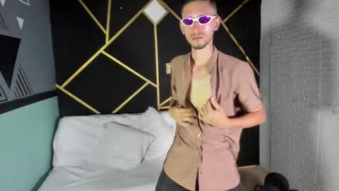 Logan Rogers online show from 10-23-25, 05:23