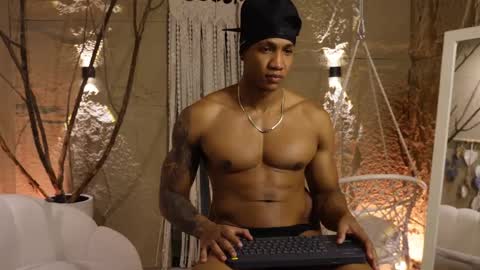 Snapshot of logan_varela chatting on 09-11-25, 12:49 logan_varela online show from 09-11-25, 12:49