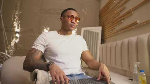 logan_varela online show from 03-29-26, 03:12