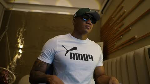 logan_varela online show from 04-19-26, 05:12