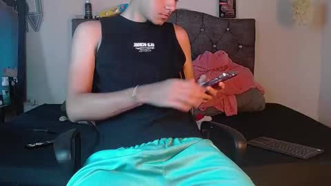 logan_willyams_ online show from 10-19-25, 08:20