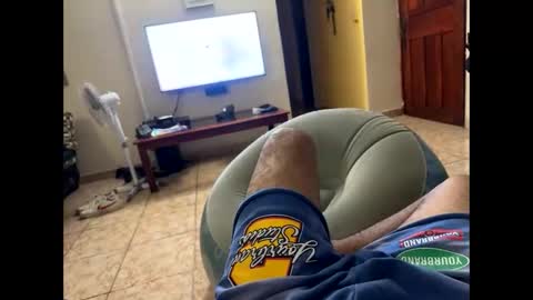 Snapshot of logandaimond chatting on 11-20-25, 04:01 logandaimond online show from 11-20-25, 04:01