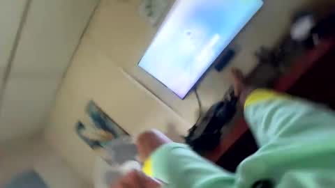 Snapshot of logandaimond chatting on 12-14-25, 04:56 logandaimond online show from 12-14-25, 04:56