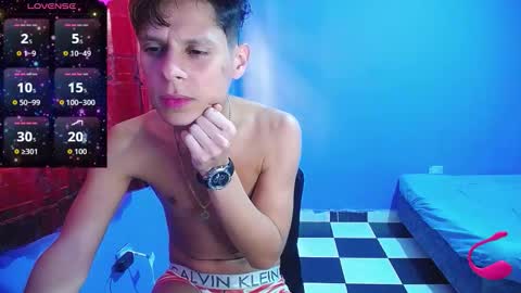 Snapshot of loganevans8 chatting on 10-07-25, 07:11 Logan online show from 10-07-25, 07:11