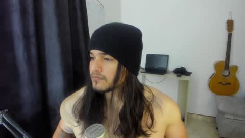 Snapshot of loganhot22 chatting on 01-14-25, 06:13 Logan online show from 01-14-25, 06:13