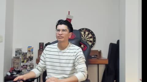 Snapshot of logannick chatting on 01-10-25, 08:18 Logan online show from 01-10-25, 08:18