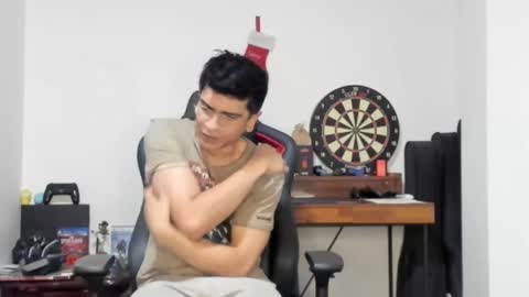 Snapshot of logannick chatting on 03-11-25, 07:37 Logan online show from 03-11-25, 07:37