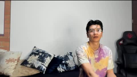 Snapshot of logannick chatting on 10-14-25, 07:53 Logan online show from 10-14-25, 07:53