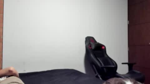 Snapshot of logannick chatting on 11-10-25, 08:57 Logan online show from 11-10-25, 08:57