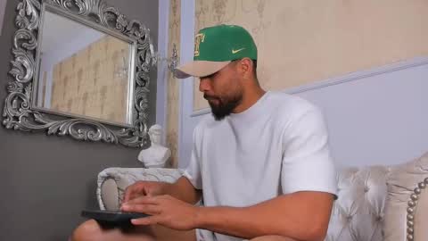 Snapshot of logansimmons chatting on 10-08-25, 03:48 U can call me Logan online show from 10-08-25, 03:48