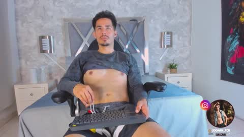 Loghan online show from 09-26-25, 03:43