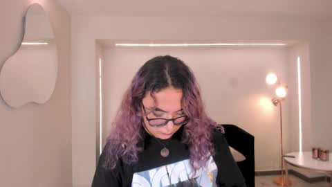 Snapshot of loiseharper chatting on 05-16-26, 08:18 Loise online show from 05-16-26, 08:18