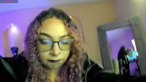 Snapshot of loiseharper chatting on 05-21-26, 03:46 Loise online show from 05-21-26, 03:46