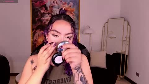 Snapshot of loiseharper chatting on 05-31-26, 05:20 Loise online show from 05-31-26, 05:20
