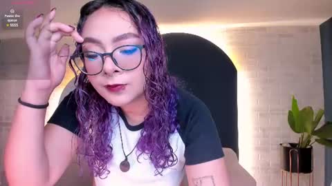 Snapshot of loiseharper chatting on 06-12-26, 04:11 Loise online show from 06-12-26, 04:11
