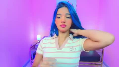 Snapshot of lola__45 chatting on 10-11-25, 01:31              online show from 10-11-25, 01:31