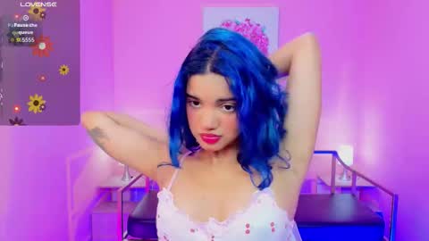 Snapshot of lola__45 chatting on 10-21-25, 01:01              online show from 10-21-25, 01:01