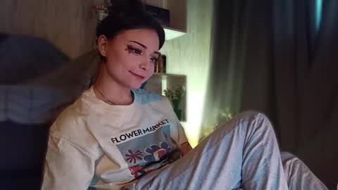 lola online show from 02-04-26, 09:59