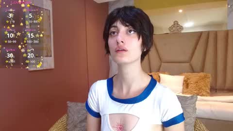 Lola online show from 09-30-25, 01:38