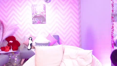 Lola online show from 10-05-25, 03:54