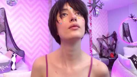 Lola online show from 10-16-25, 02:40