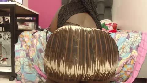 lola_honney online show from 02-14-25, 12:03