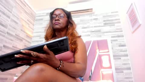 Lola online show from 01-29-25, 11:30