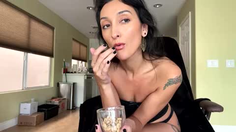 lola_la_lita online show from 10-30-25, 05:24
