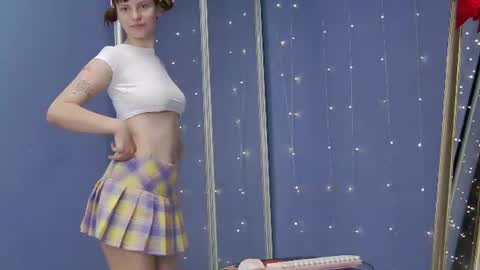 Lola online show from 07-22-26, 12:19