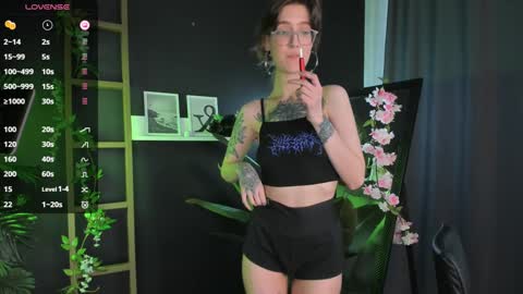 Lola online show from 01-31-25, 08:54