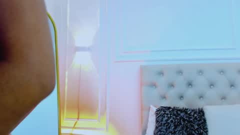 lola red online show from 10-10-25, 06:29