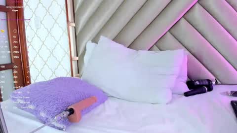 Lolaa  online show from 04-26-26, 08:50