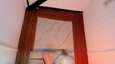 Lola Angel online show from 12-31-24, 07:18