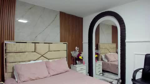 Snapshot of lolaangellx chatting on 05-05-26, 08:06 Lola Angel online show from 05-05-26, 08:06