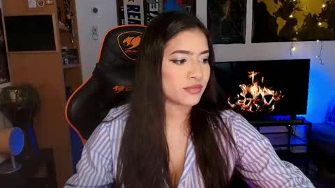 lolaasmith_21 online show from 05-18-26, 07:31