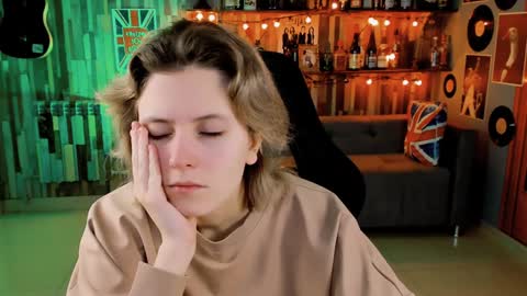 Snapshot of lolaasmus chatting on 12-11-24, 05:00 I consider myself the god Loki but life just calls me LOL online show from 12-11-24, 05:00