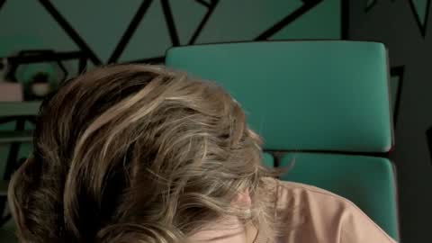 Snapshot of lolaasmus chatting on 12-14-24, 04:52 I consider myself the god Loki but life just calls me LOL online show from 12-14-24, 04:52